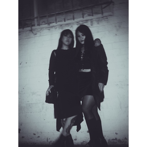 Meet your Posher, Stephanie🖤 - Picture 5 of 8